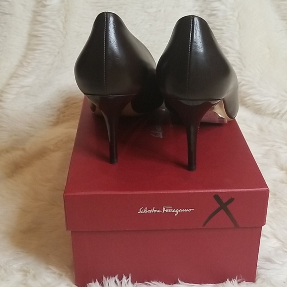 Salvatore Ferragamo Susi Leather Heels Size 10.5 - Picture 4 of 8